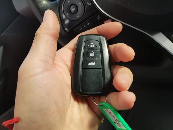 Фото 9 - Toyota Corolla