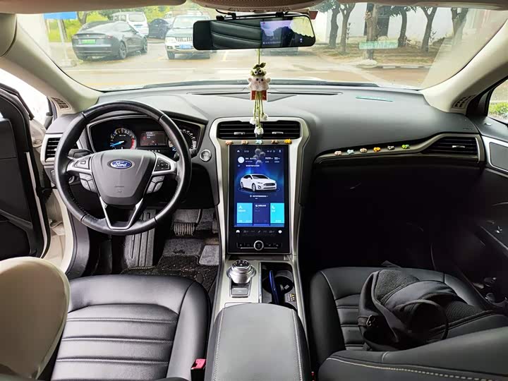 Фото 10 - Ford Mondeo