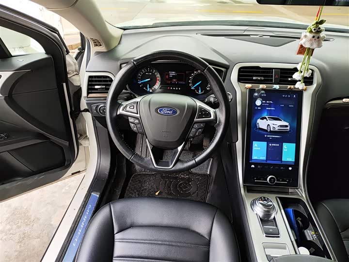 Фото 11 - Ford Mondeo