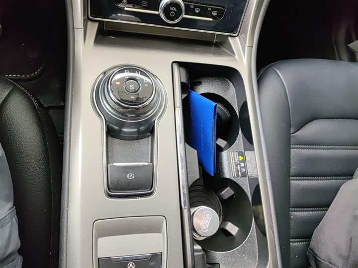 Фото 14 - Ford Mondeo