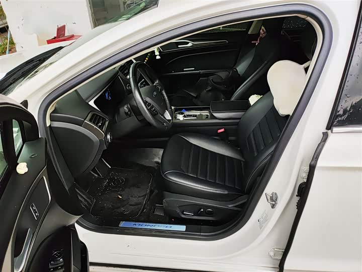 Фото 15 - Ford Mondeo