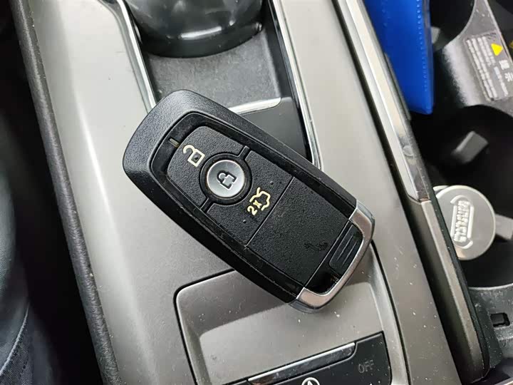 Фото 9 - Ford Mondeo