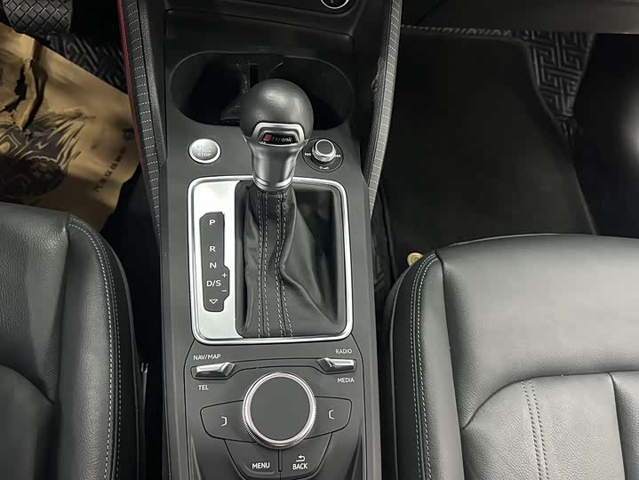 Фото 11 - Audi Q2L