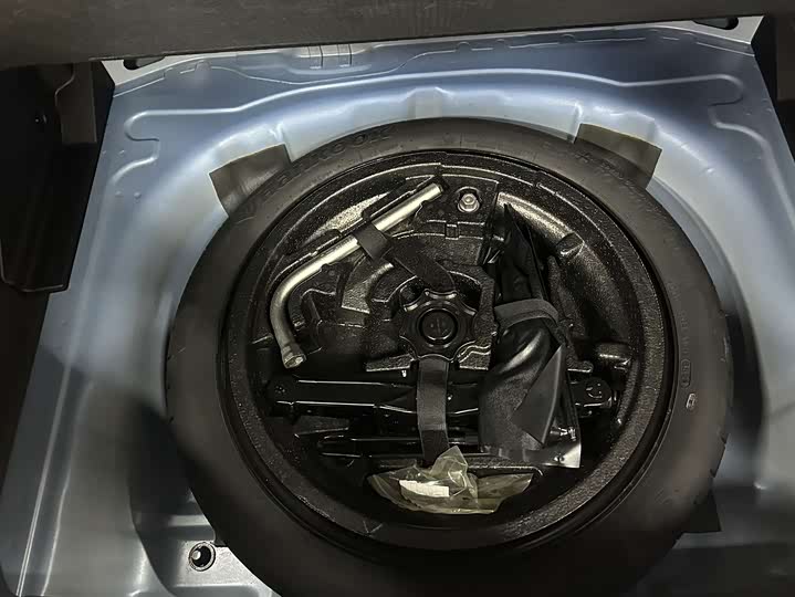 Фото 16 - Audi Q2L