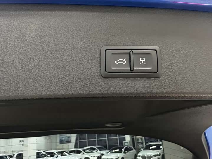 Фото 17 - Audi Q2L