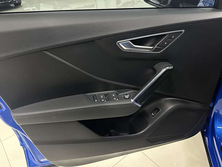 Фото 7 - Audi Q2L