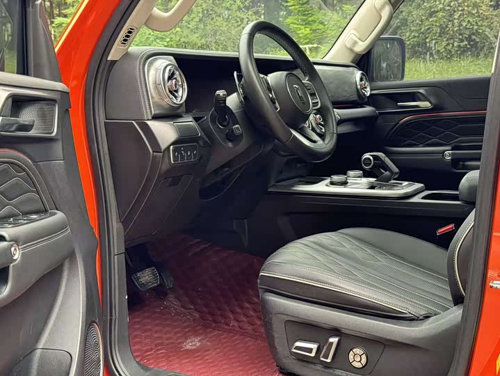 Фото 4 - Tank 300