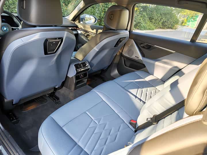 Фото 11 - BMW i5