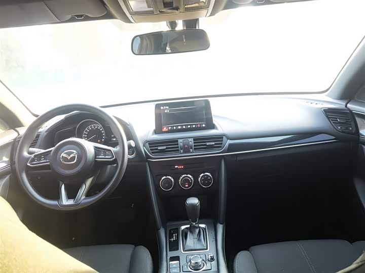 Фото 14 - Mazda CX-4