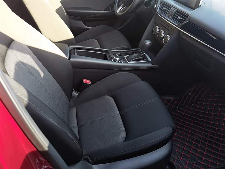 Фото 3 - Mazda CX-4