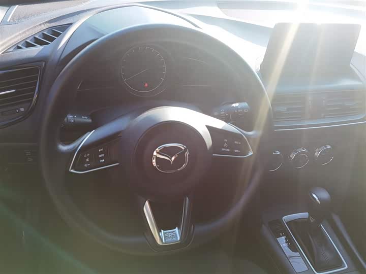 Фото 4 - Mazda CX-4