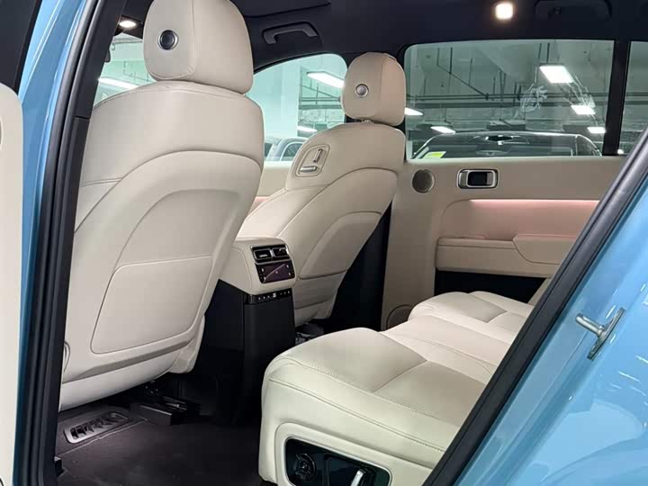 Фото 8 - LiXiang L7