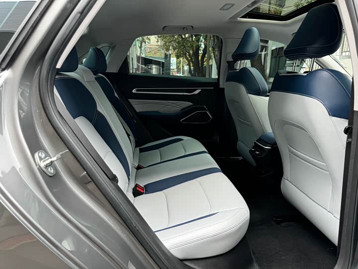 Фото 5 - Geely Emgrand