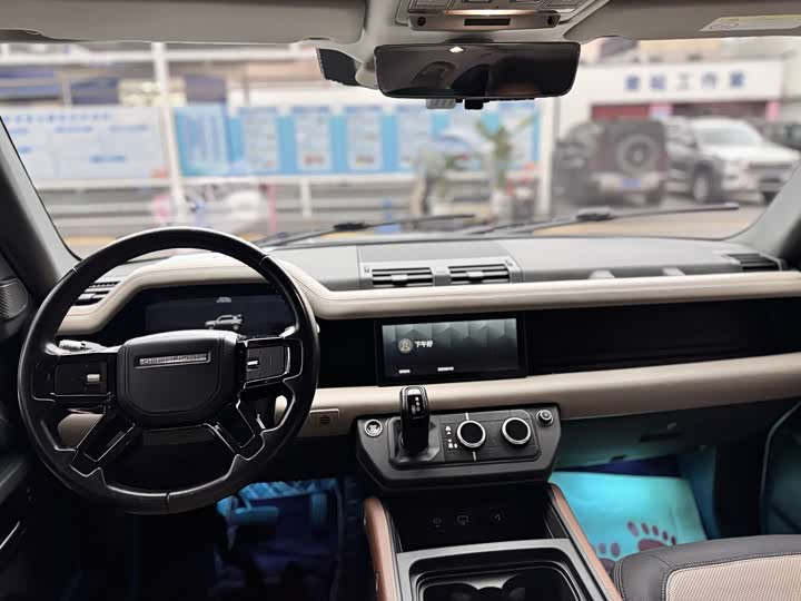 Фото 10 - Land Rover Defender