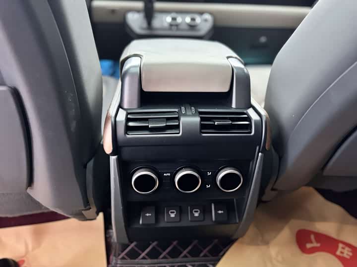 Фото 14 - Land Rover Defender