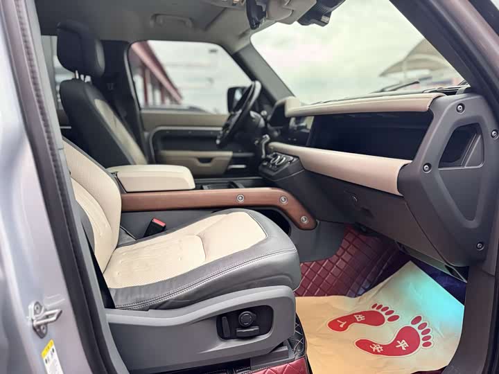 Фото 16 - Land Rover Defender