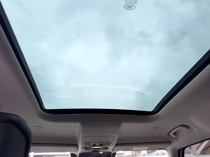 Фото 17 - Land Rover Defender