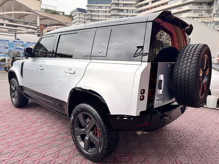 Фото 18 - Land Rover Defender