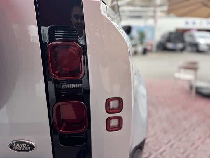 Фото 20 - Land Rover Defender