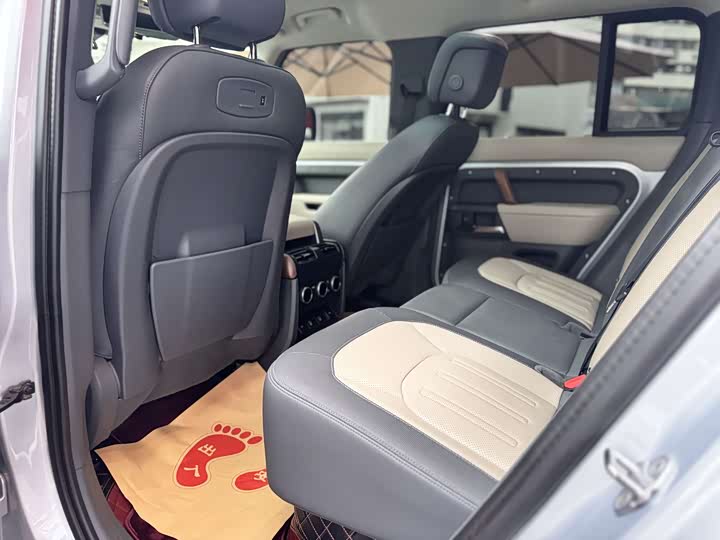 Фото 9 - Land Rover Defender