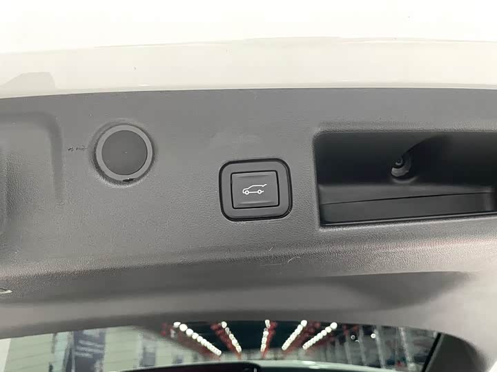 Фото 18 - Chevrolet Equinox