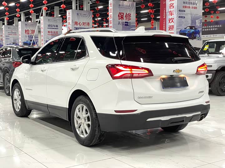 Фото 4 - Chevrolet Equinox