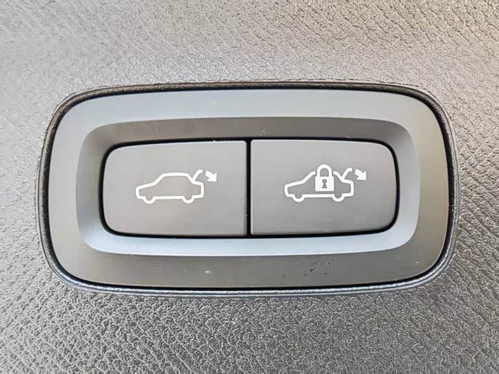 Фото 20 - Volvo XC90