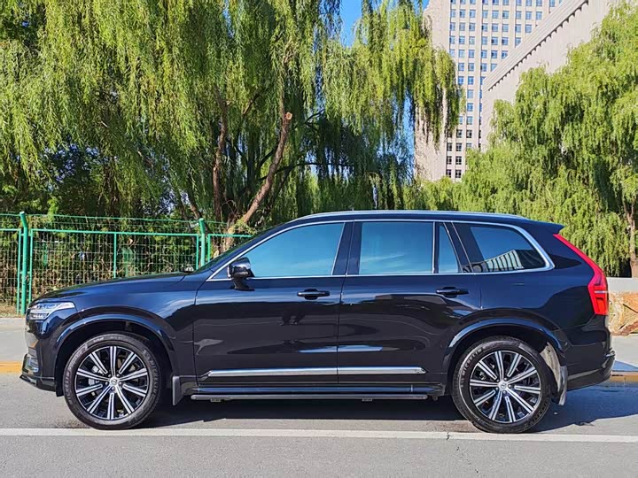 Фото 7 - Volvo XC90