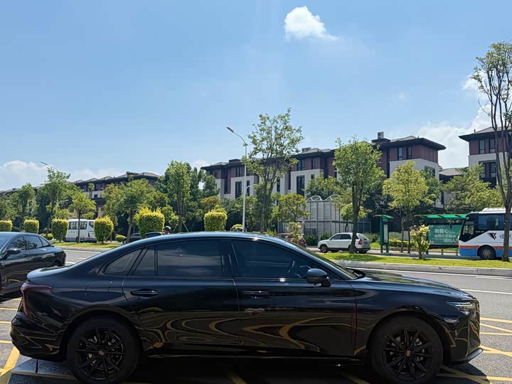 Фото 4 - Hongqi H5