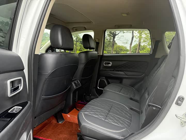 Фото 7 - Mitsubishi Outlander