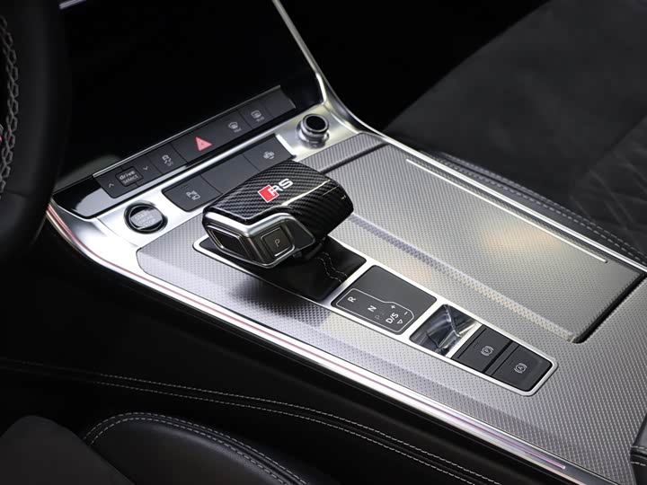 Фото 18 - Audi A6L