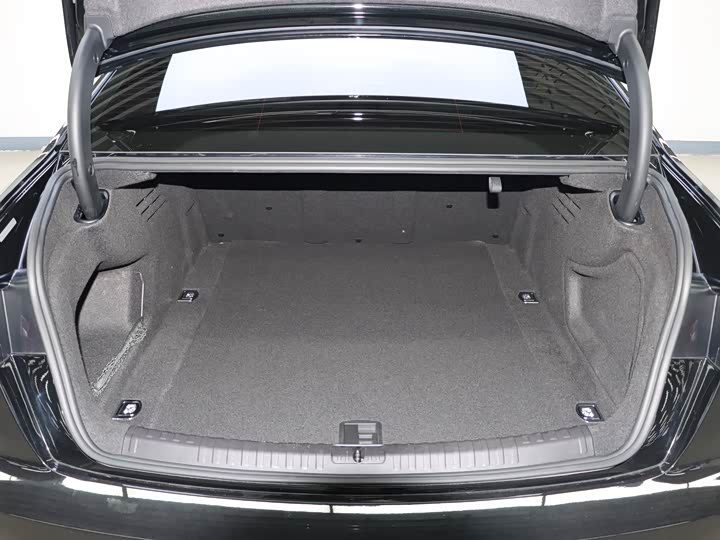 Фото 19 - Audi A6L