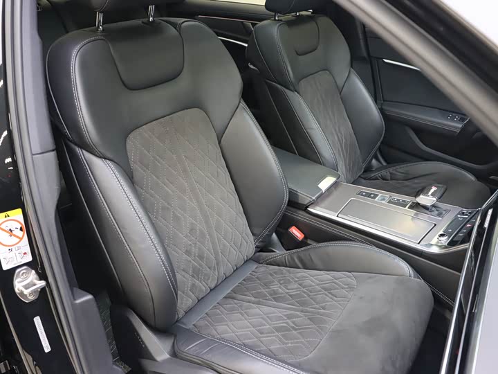 Фото 8 - Audi A6L