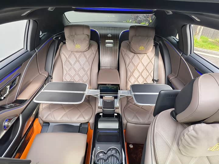 Фото 14 - Mercedes-Benz Maybach S-Class