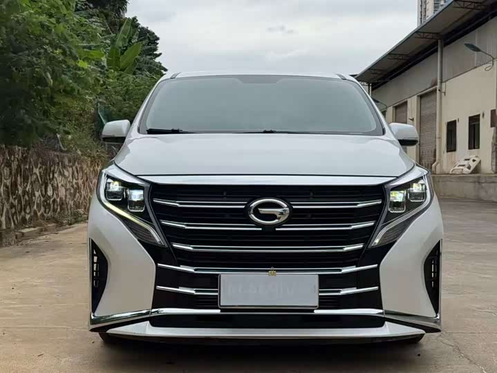 Фото 2 - GAC Trumpchi M8