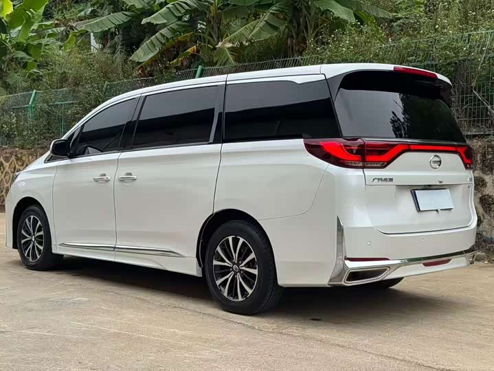 Фото 3 - GAC Trumpchi M8