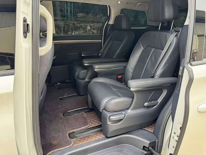 Фото 9 - GAC Trumpchi M8