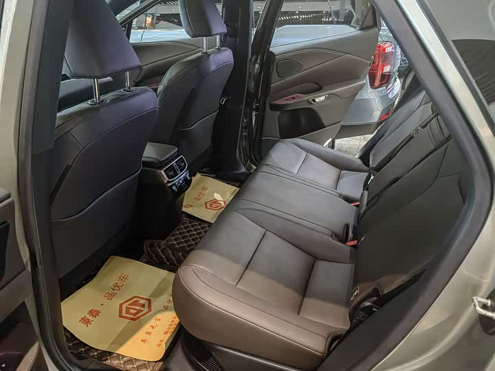 Фото 5 - Lexus RX