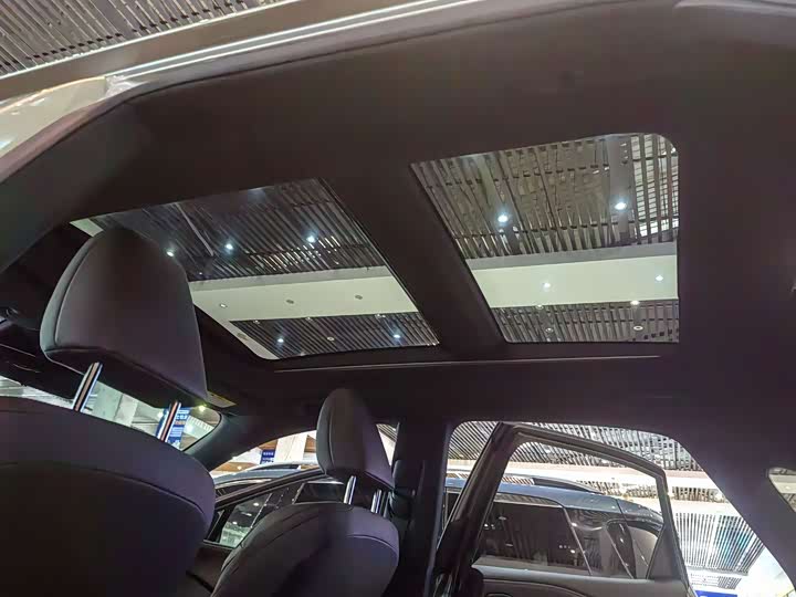 Фото 6 - Lexus RX