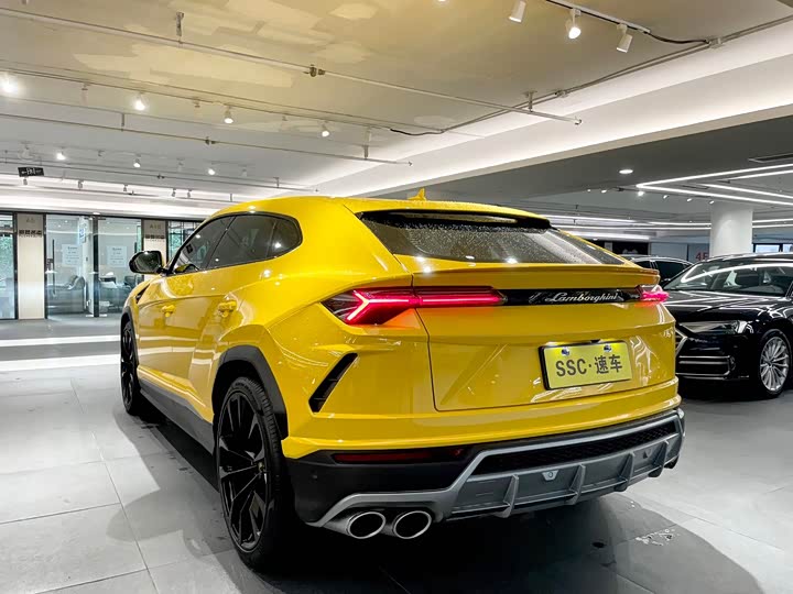Фото 5 - Lamborghini Urus