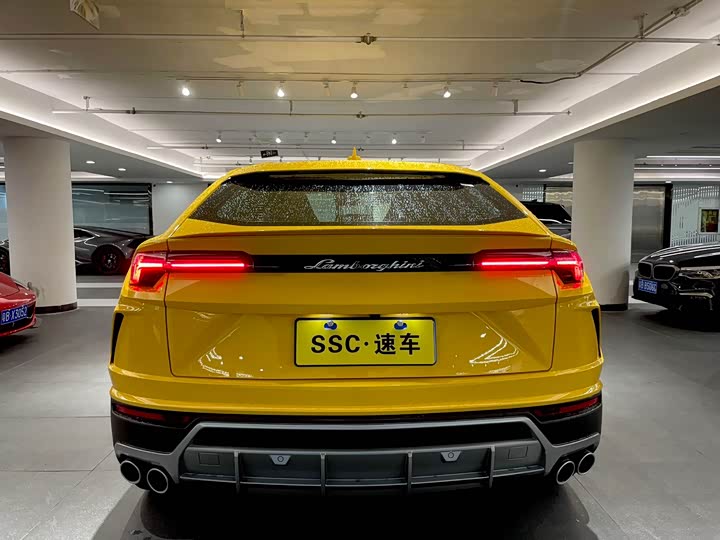 Фото 6 - Lamborghini Urus