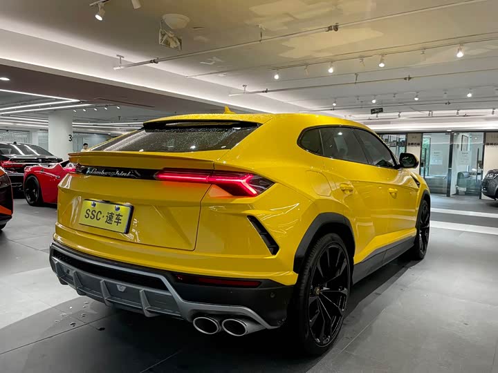 Фото 7 - Lamborghini Urus