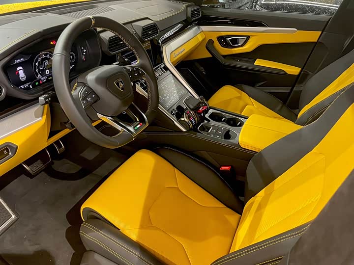 Фото 8 - Lamborghini Urus