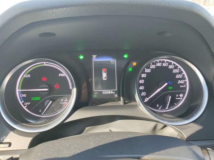 Фото 12 - Toyota Camry