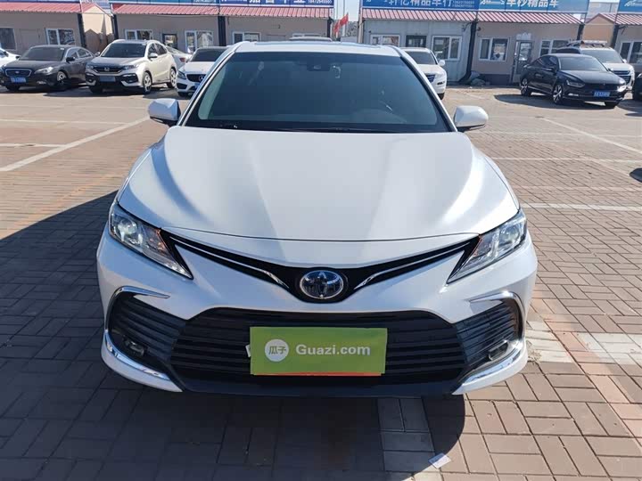 Фото 3 - Toyota Camry