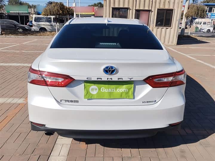 Фото 6 - Toyota Camry