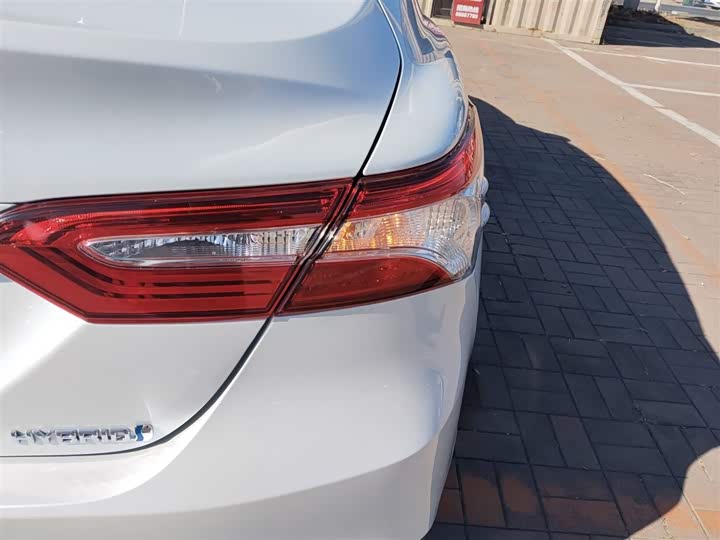 Фото 8 - Toyota Camry