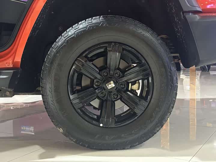 Фото 10 - Tank 300