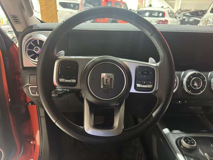 Фото 7 - Tank 300