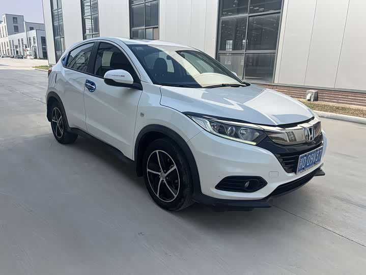 Фото 8 - Honda Vezel